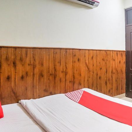 Hotel O Shri Sai Guest House เดลี ภายนอก รูปภาพ