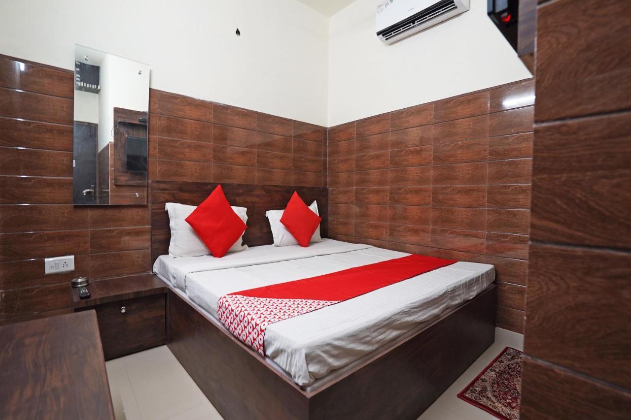 Hotel O Shri Sai Guest House เดลี ภายนอก รูปภาพ