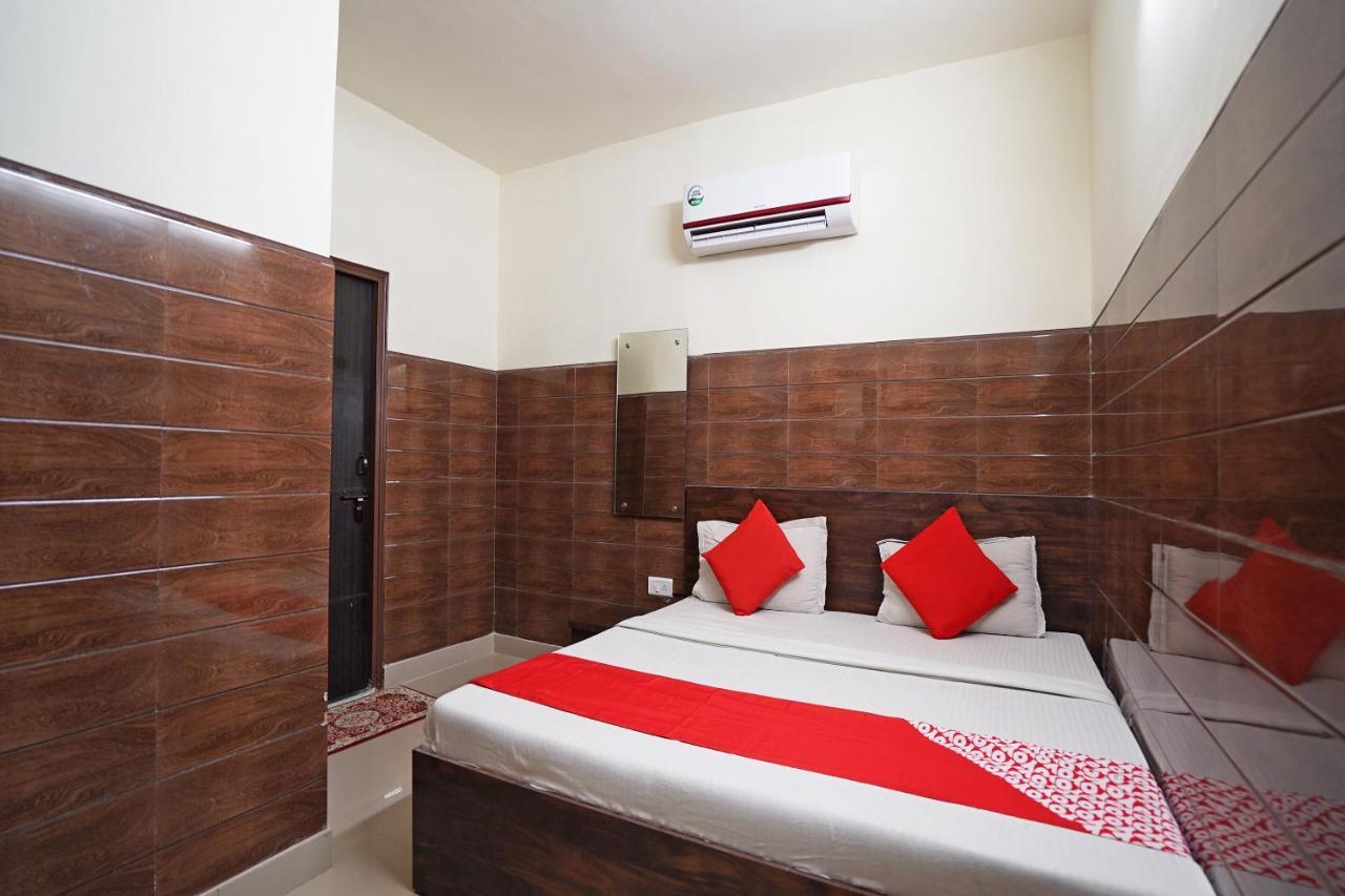 Hotel O Shri Sai Guest House เดลี ภายนอก รูปภาพ