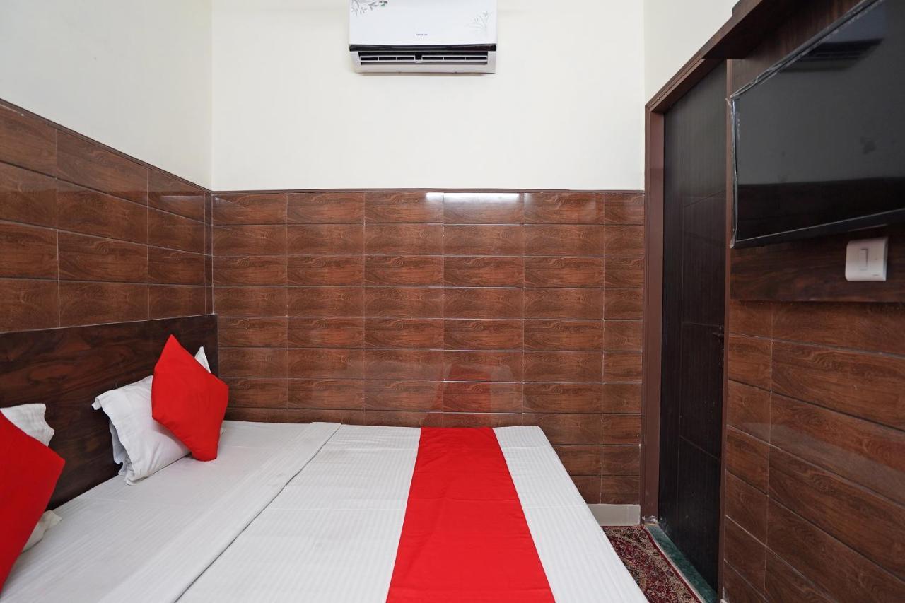 Hotel O Shri Sai Guest House เดลี ภายนอก รูปภาพ