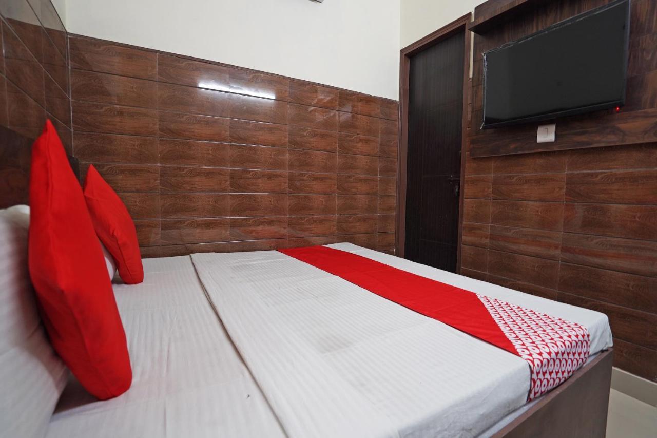 Hotel O Shri Sai Guest House เดลี ภายนอก รูปภาพ