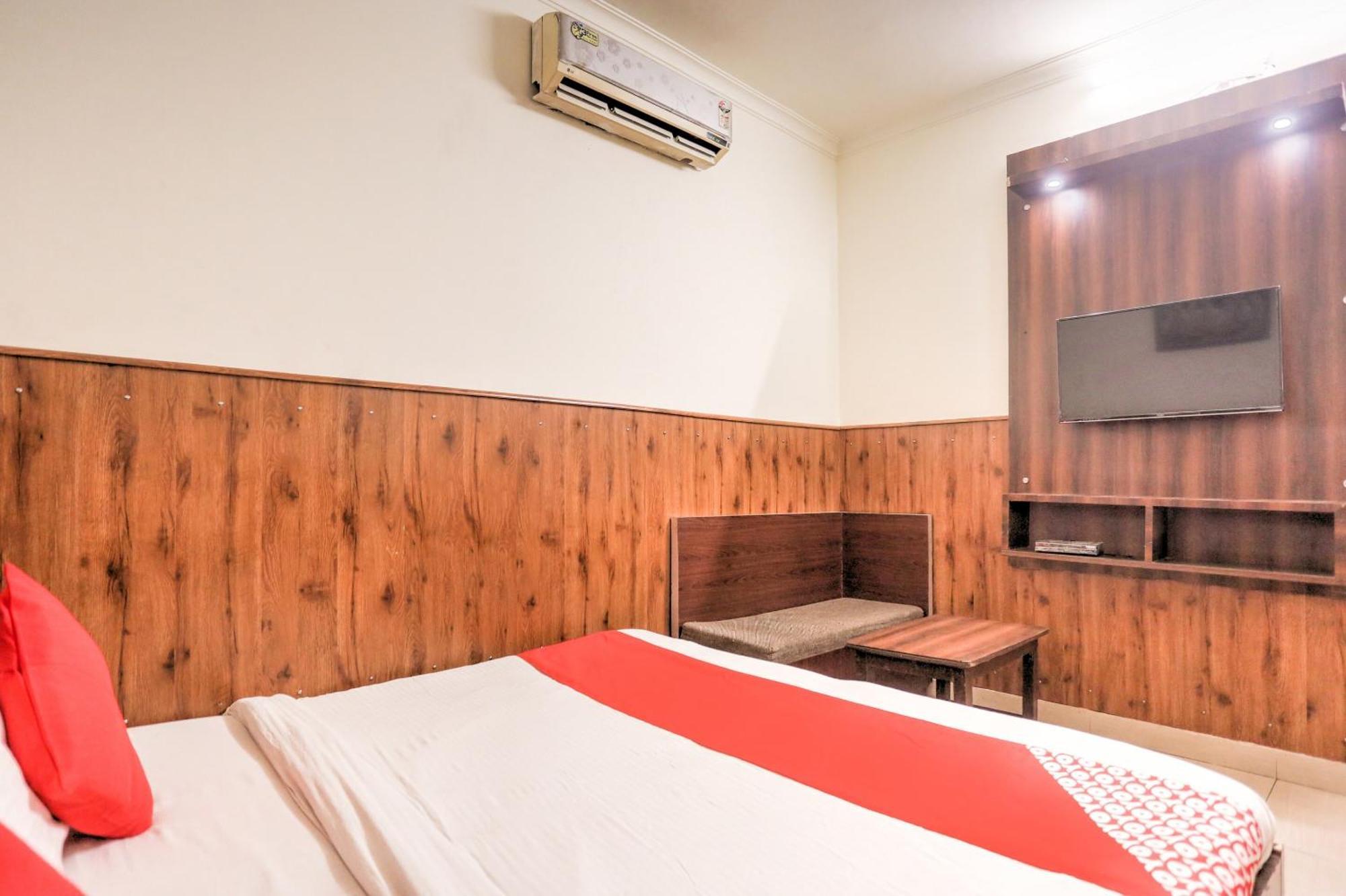 Hotel O Shri Sai Guest House เดลี ภายนอก รูปภาพ