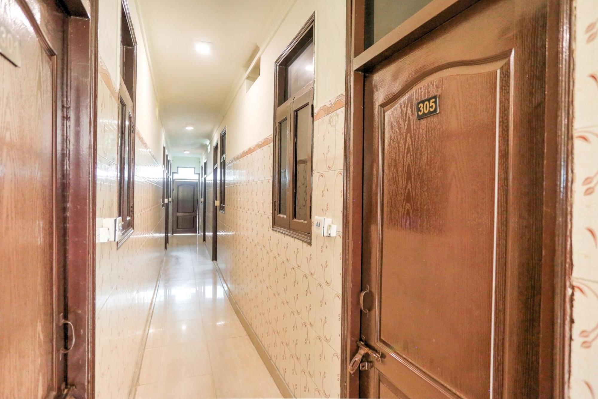 Hotel O Shri Sai Guest House เดลี ภายนอก รูปภาพ