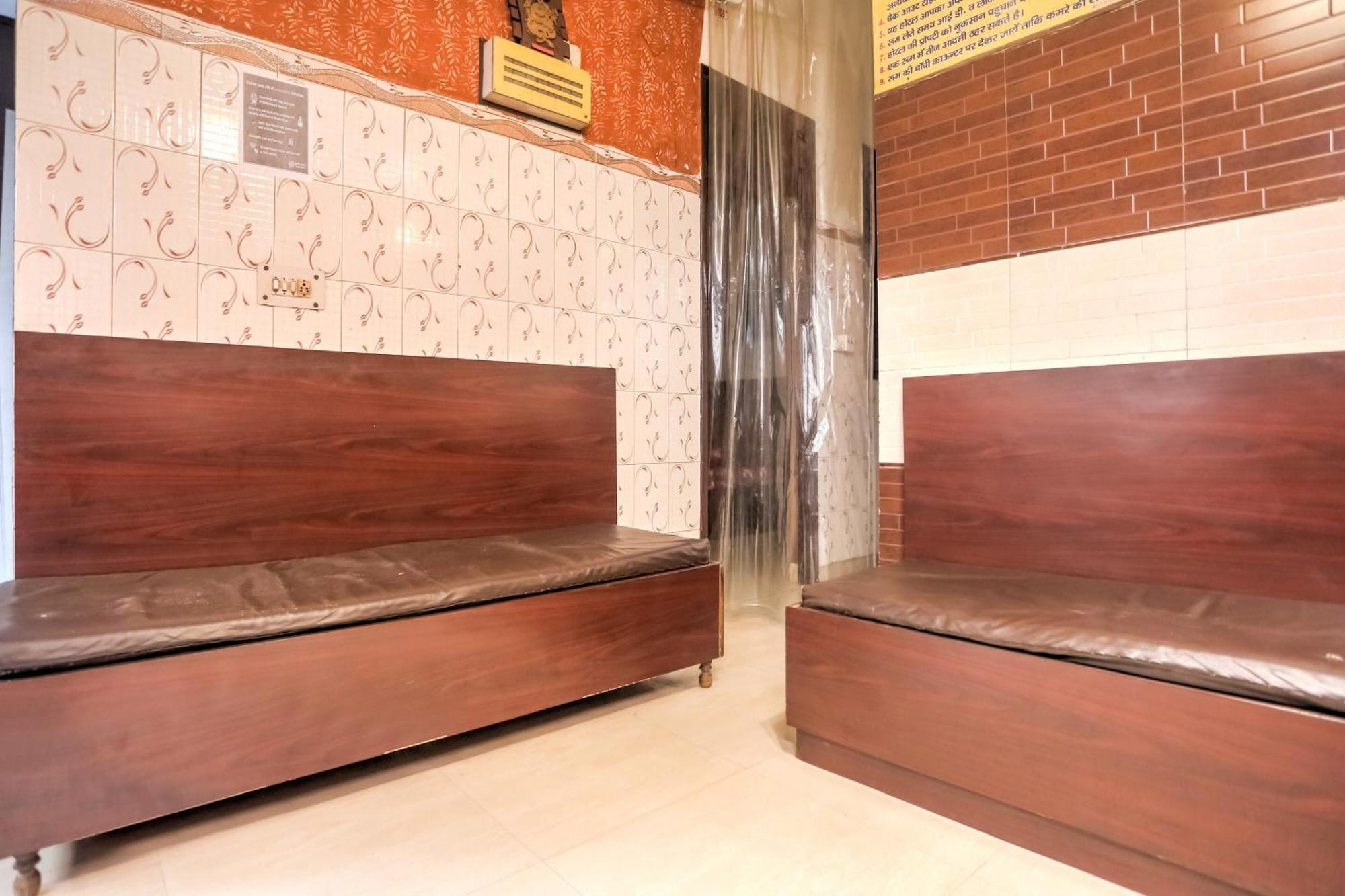 Hotel O Shri Sai Guest House เดลี ภายนอก รูปภาพ