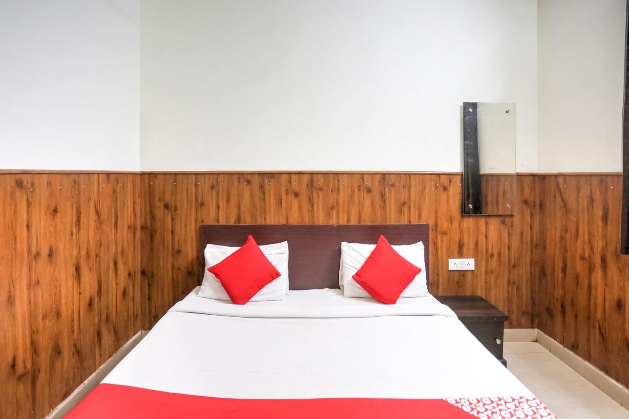 Hotel O Shri Sai Guest House เดลี ภายนอก รูปภาพ