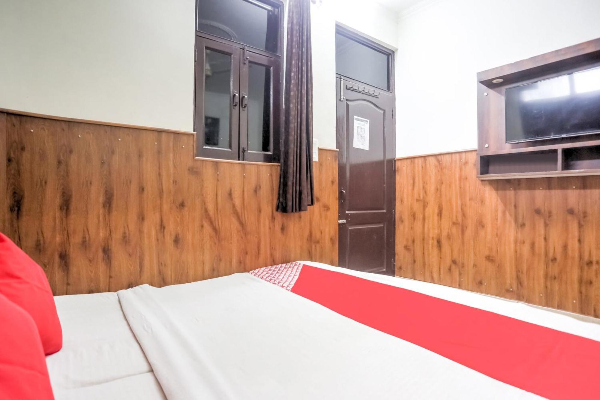 Hotel O Shri Sai Guest House เดลี ภายนอก รูปภาพ