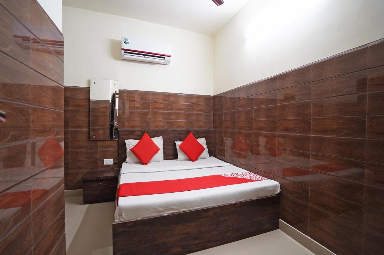 Hotel O Shri Sai Guest House เดลี ภายนอก รูปภาพ