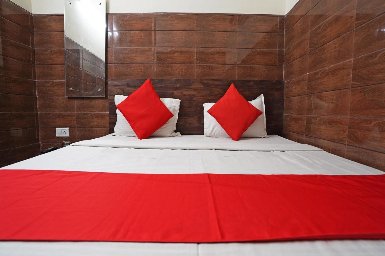 Hotel O Shri Sai Guest House เดลี ภายนอก รูปภาพ